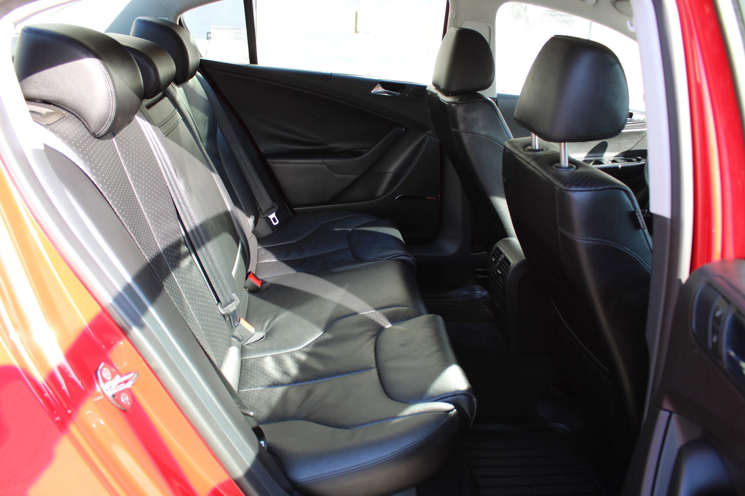 Used 2008 Volkswagen Passat Lux image 17