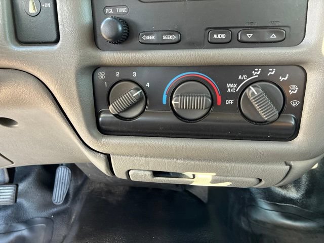 Used 2003 GMC Sonoma SL w/ Convenience Package RWD image 9