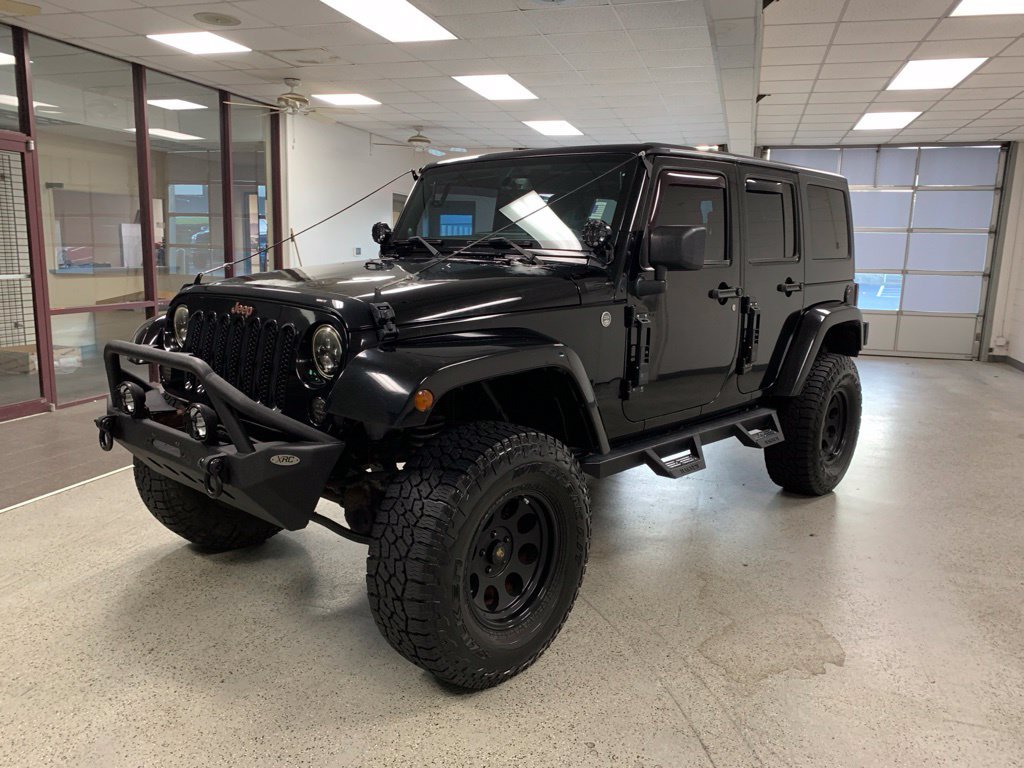 Used 2013 Jeep Wrangler Unlimited Sahara w/ Dual Top Group AWD/4WD image 3