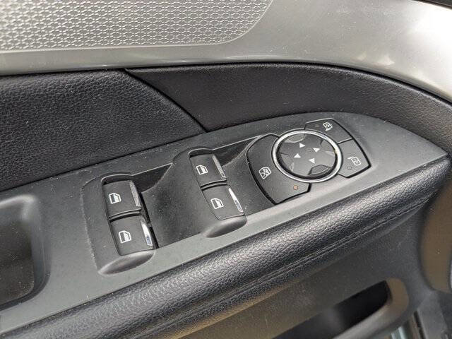 Used 2016 Ford Explorer XLT w/ Equipment Group 202A image 14