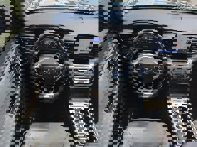 Used 2021 Ford Explorer XLT w/ Equipment Group 202A RWD image 17