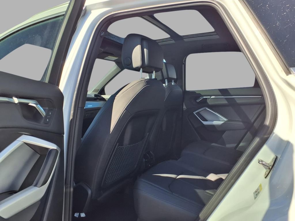 Used 2025 Audi Q3 2.0T Premium image 27