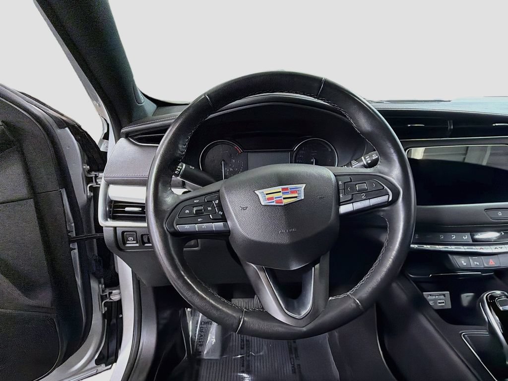 Used 2022 Cadillac XT4 Premium Luxury w/ Safety Alert Package AWD/4WD image 13