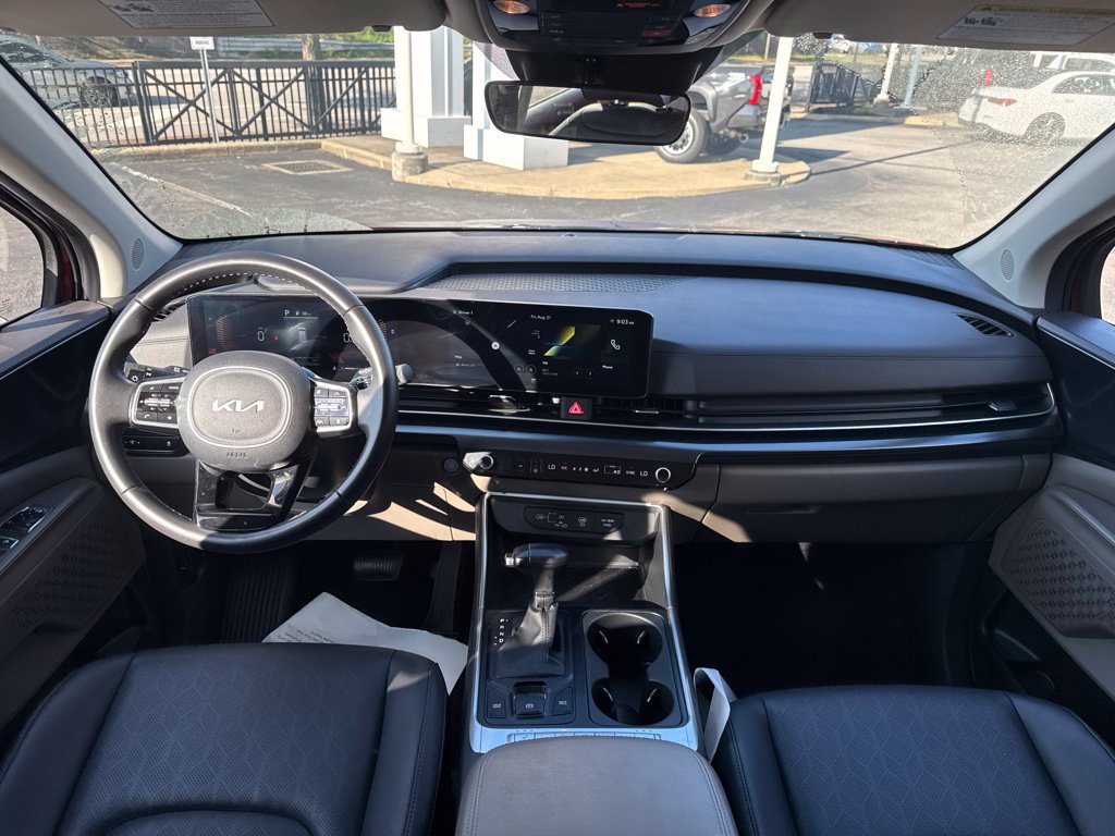 Used 2026 Kia Carnival FWD image 18