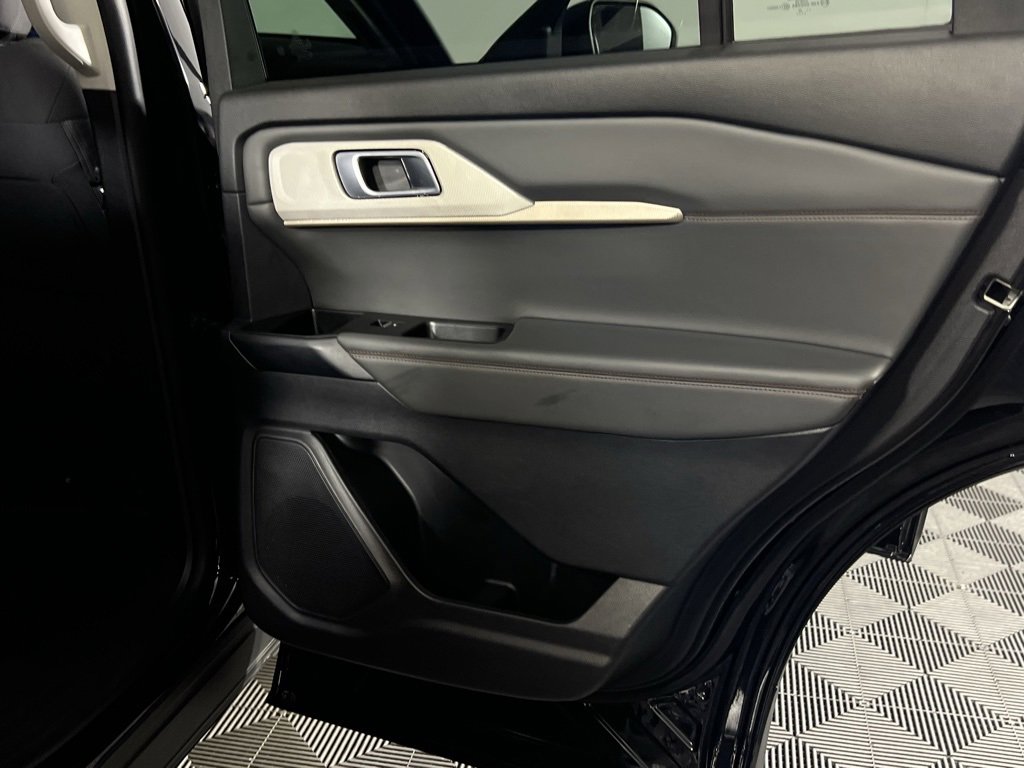 Used 2025 Ford Explorer Active image 33