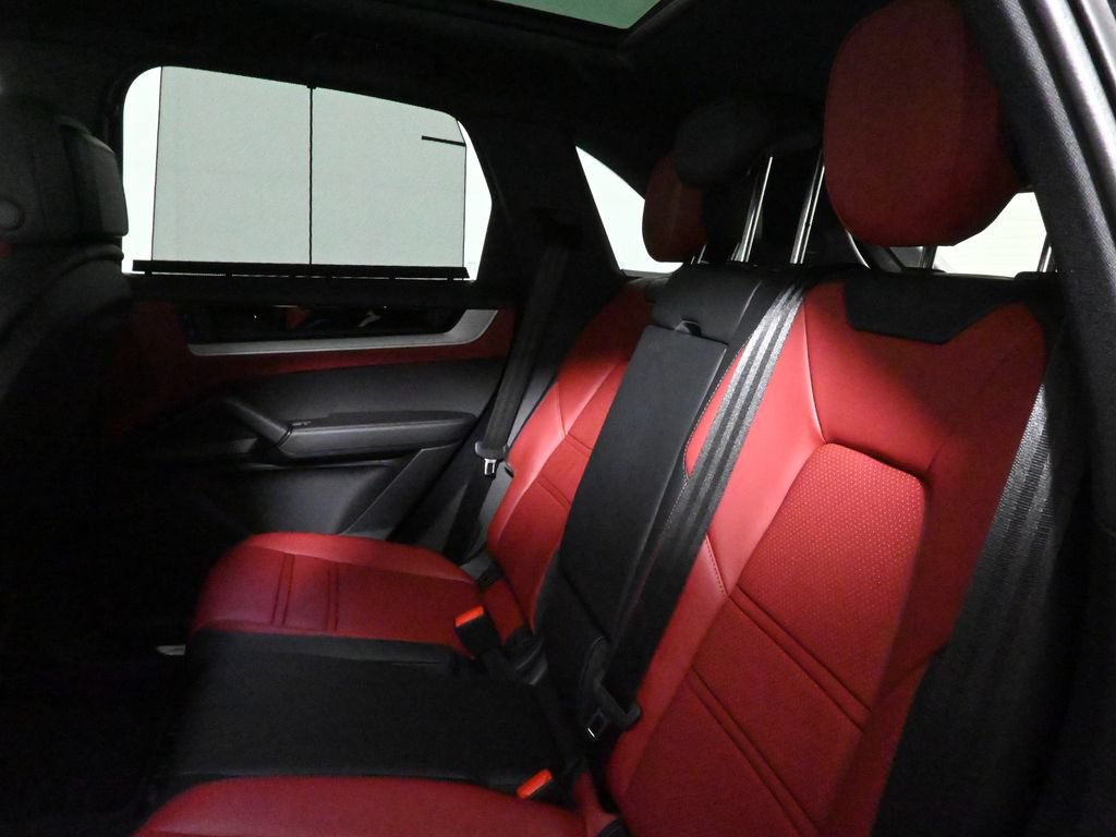 Used 2026 Porsche Cayenne S AWD/4WD image 37