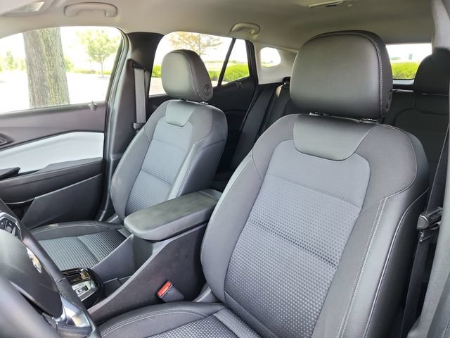 Used 2024 Chevrolet Trax LT w/ Driver Confidence Package FWD image 23