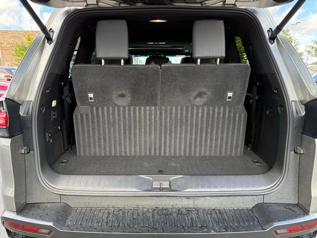 Used 2022 Lexus LX 600 F Sport image 19