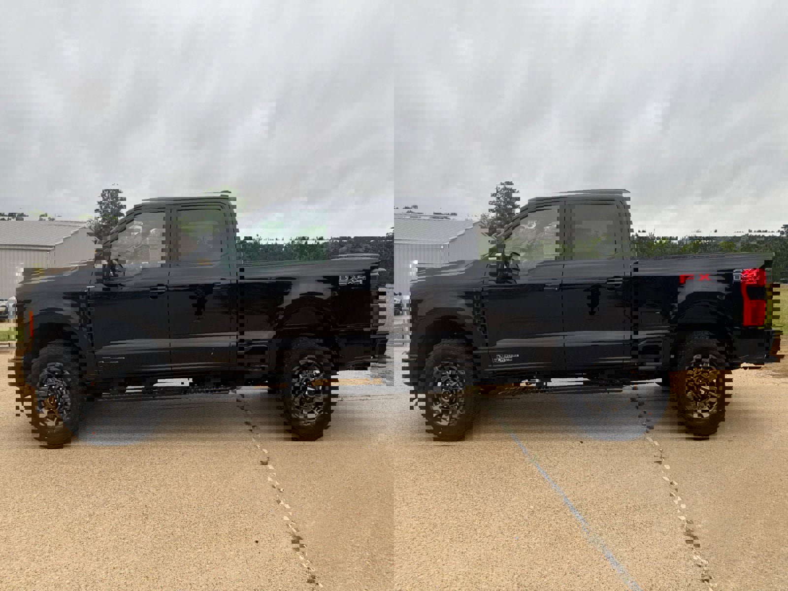 New 2023 Ford F250 Lariat w/ Lariat Ultimate Package image 27