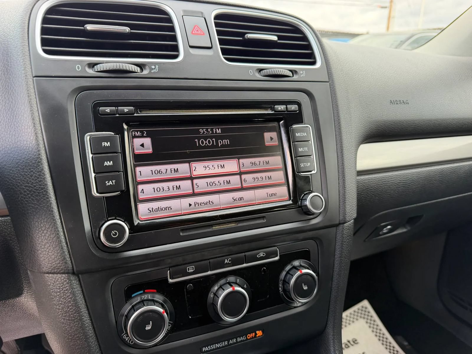 Used 2011 Volkswagen Golf TDI FWD image 16