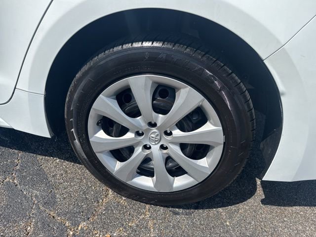 Used 2022 Toyota Corolla LE image 9