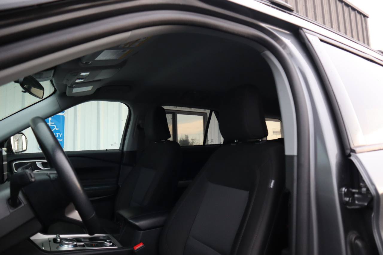 Used 2023 Ford Explorer XLT AWD/4WD image 53