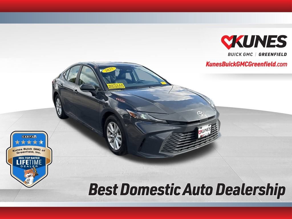 Used 2025 Toyota Camry LE image 1