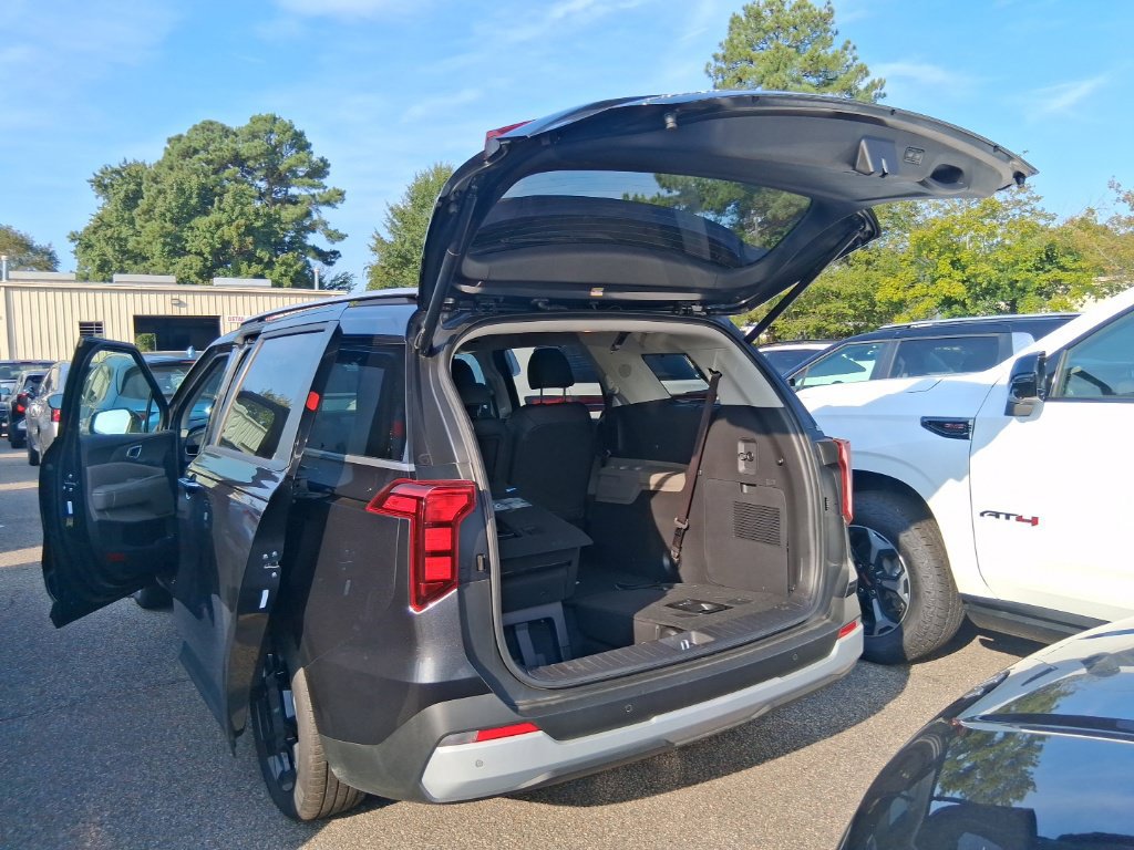 Certified 2026 Kia Carnival EX FWD image 19