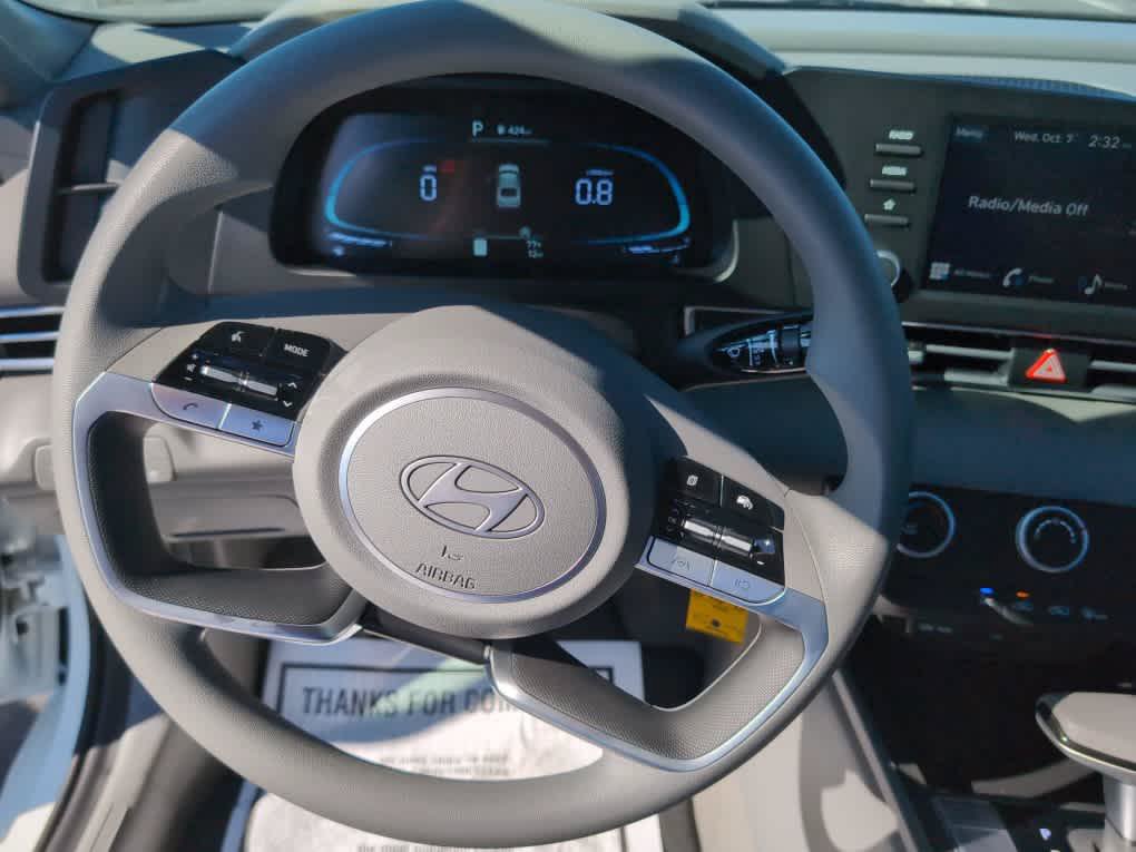 New 2026 Hyundai Elantra SE FWD image 30