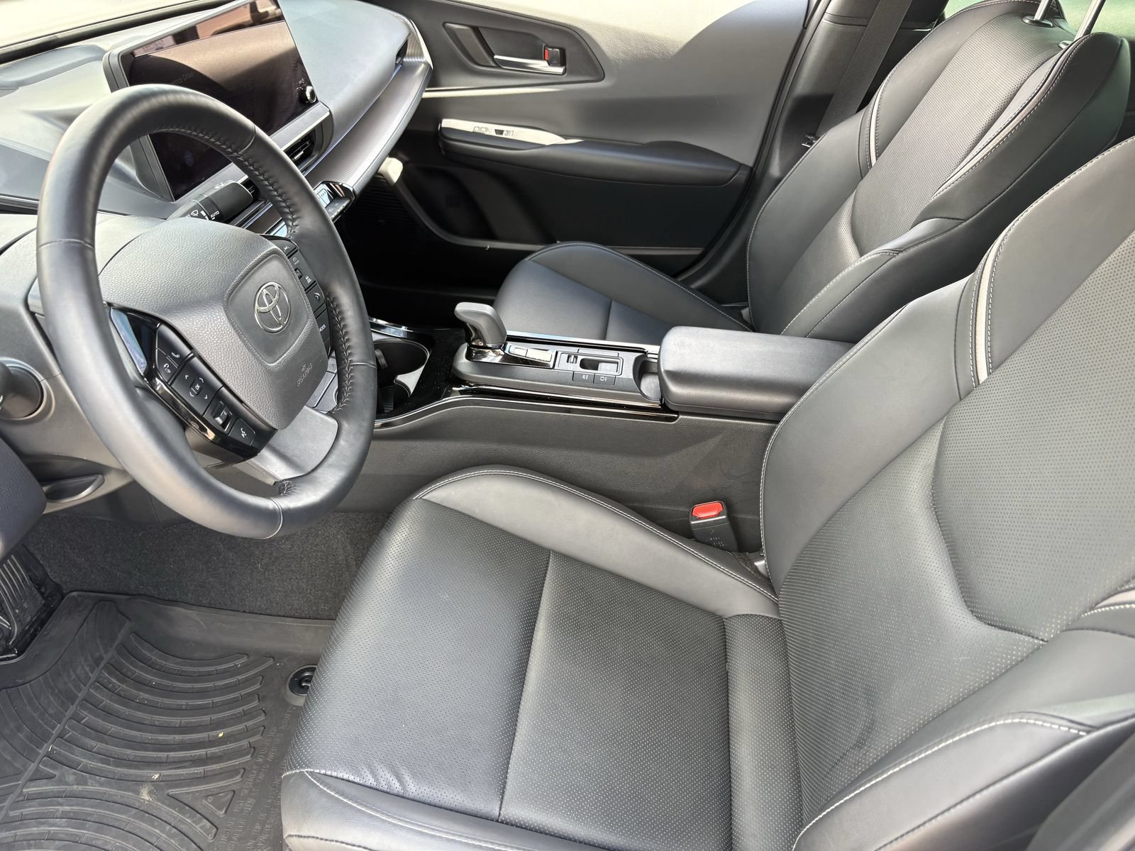 Used 2024 Toyota Prius Limited w/ Limited Premium Package FWD image 22