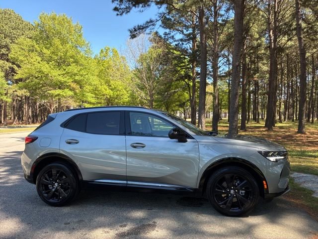 Used 2023 Buick Envision Essence w/ Sport Touring Package FWD image 3