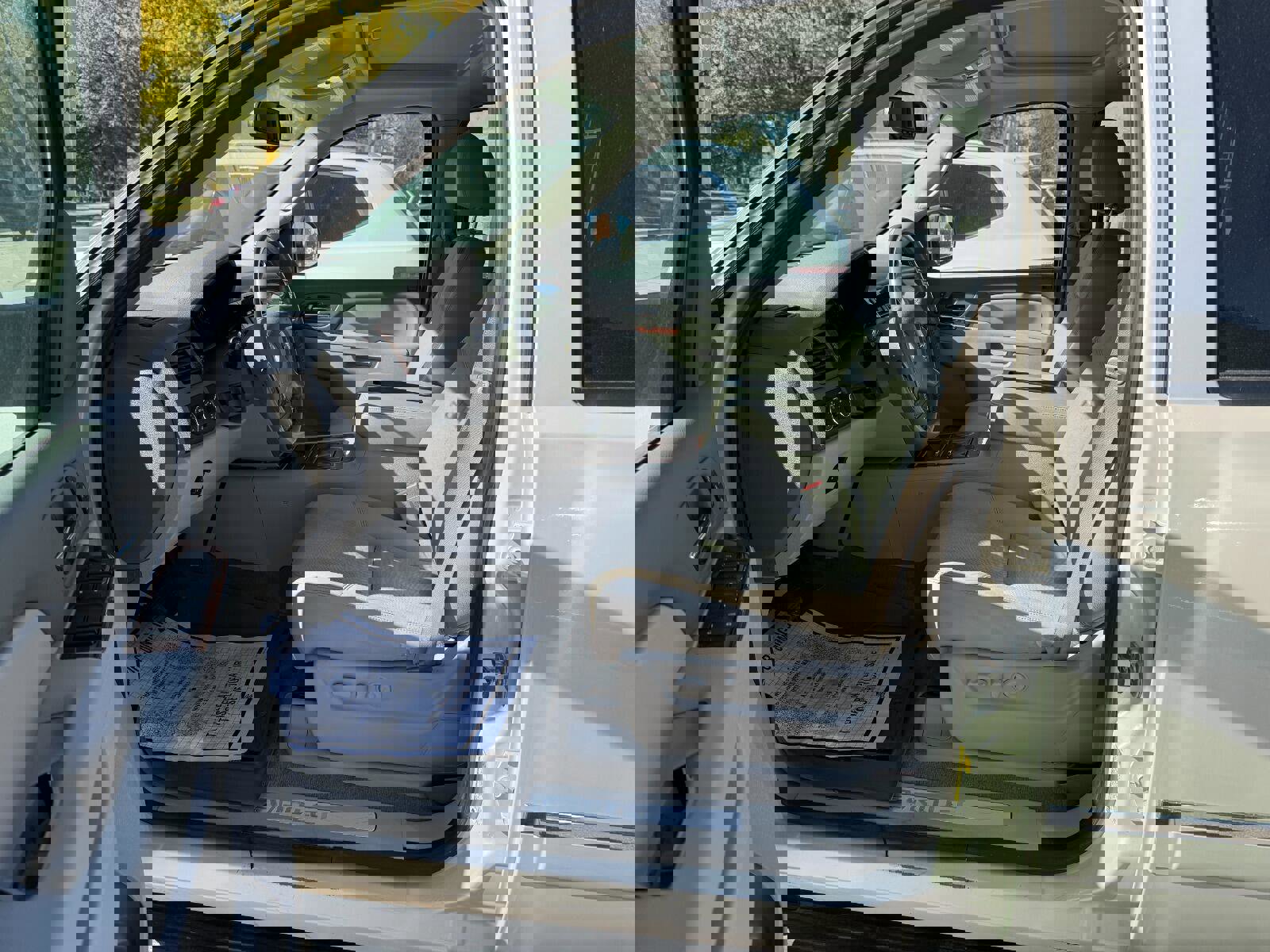 Used 2012 Chevrolet Suburban LTZ image 8