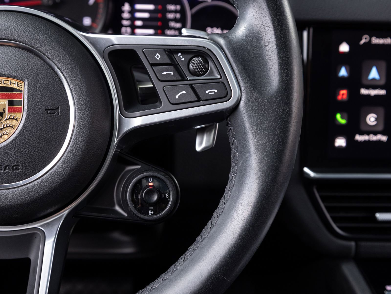 Certified 2023 Porsche Cayenne Platinum Edition AWD/4WD image 16