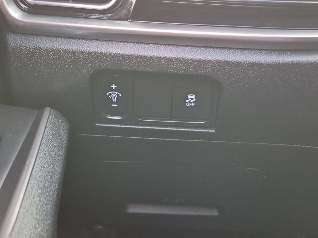 Certified 2024 Kia Sorento S w/ Panoramic Sunroof Package FWD image 18