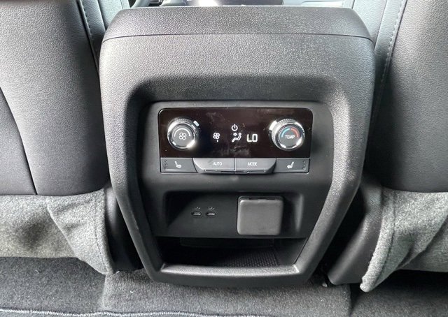 New 2026 Chevrolet Traverse High Country w/ LPO, Floor Liner Package image 32