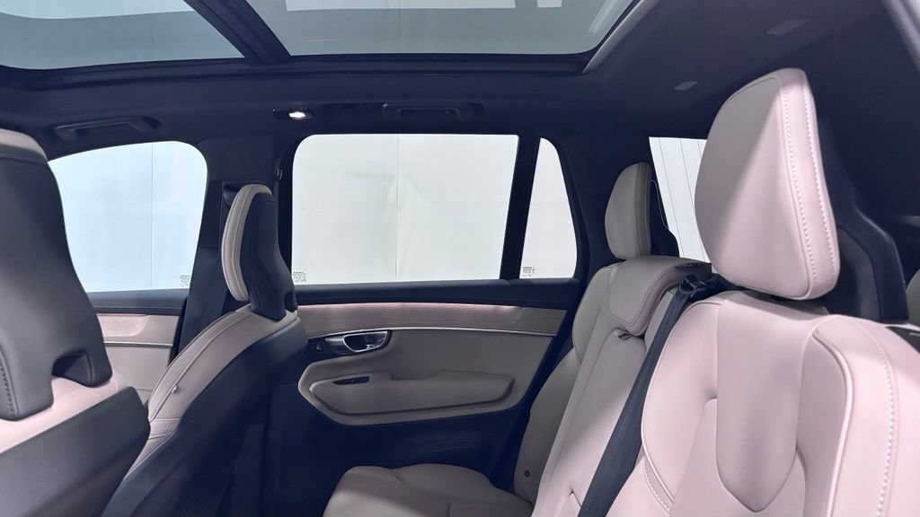 Certified 2025 Volvo XC90 B5 Core w/ Protection Package AWD/4WD image 22