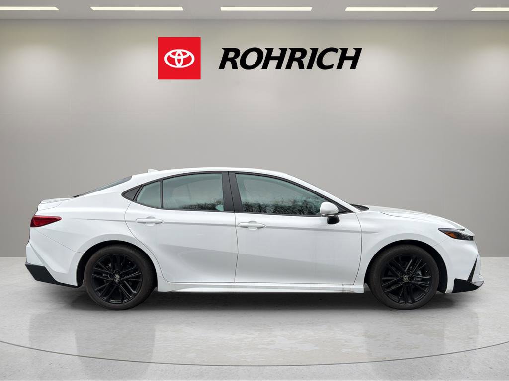 Certified 2025 Toyota Camry SE image 5