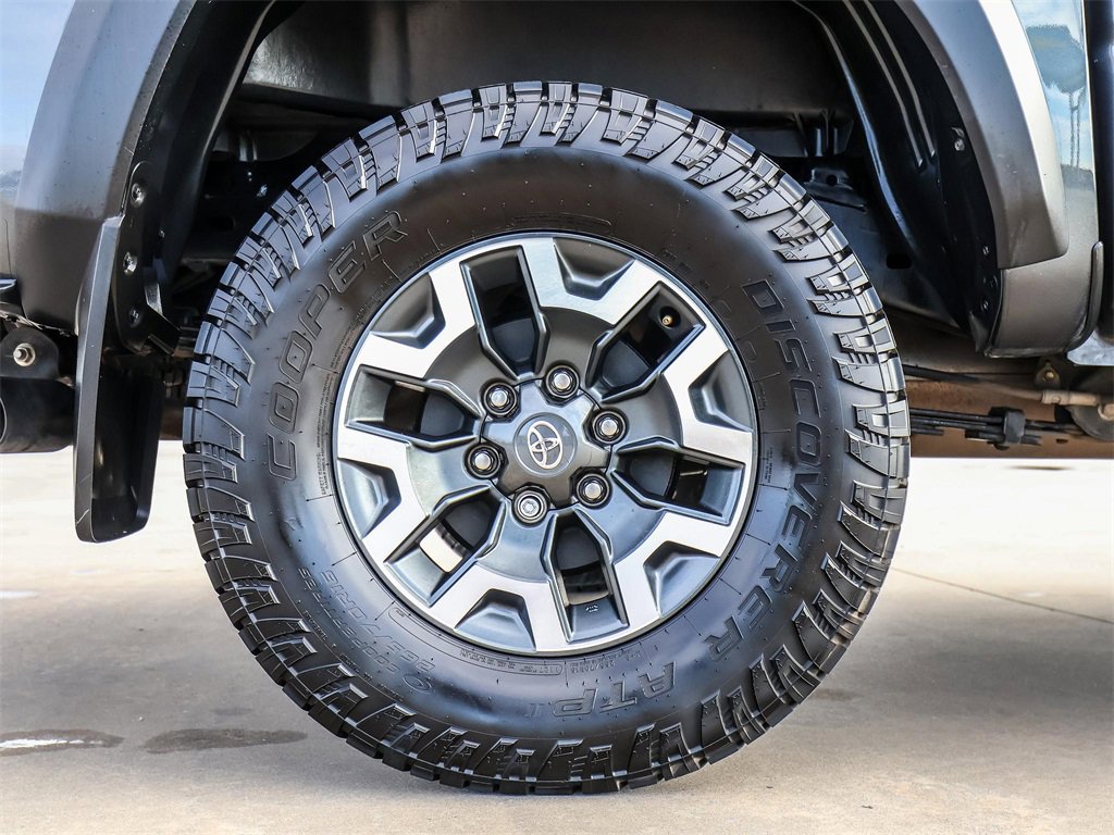 Used 2021 Toyota Tacoma TRD Off-Road image 9