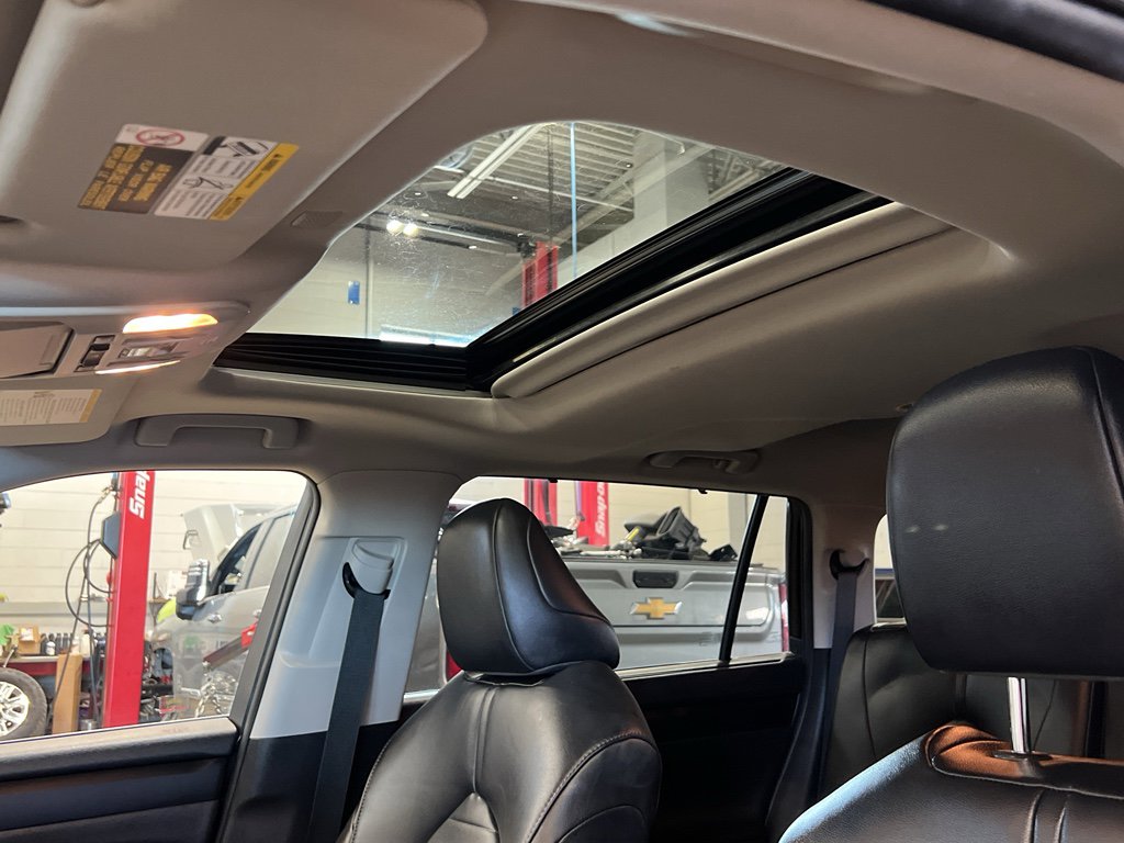 Used 2020 Toyota Highlander XLE image 18