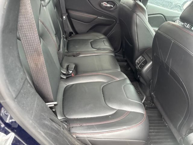 Used 2016 Jeep Cherokee Trailhawk w/ Comfort/Convenience Group AWD/4WD image 15