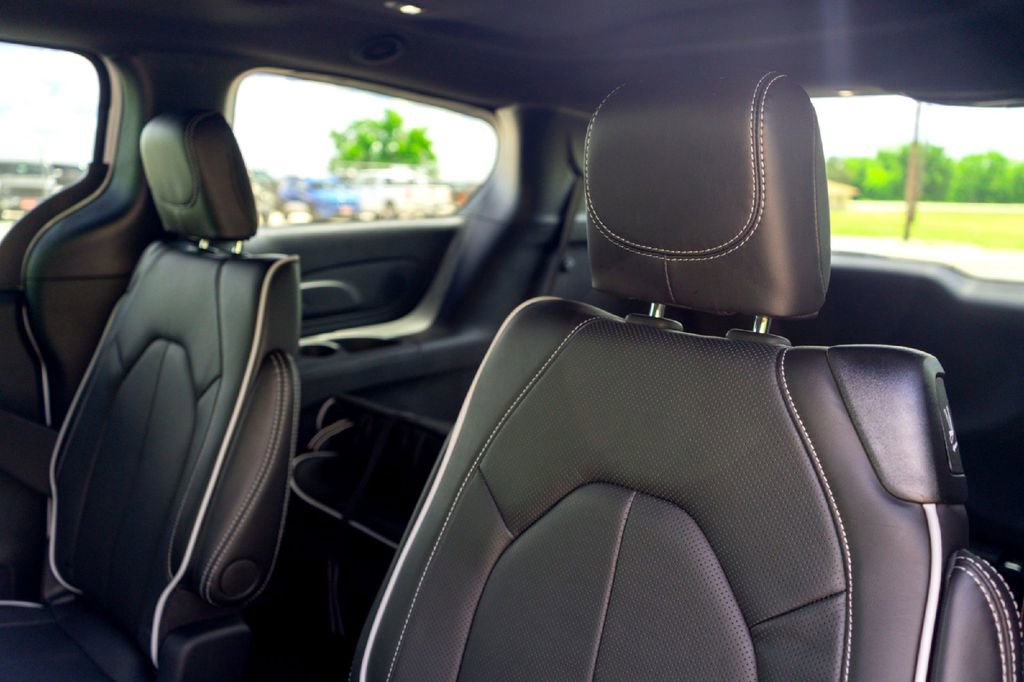 New 2026 Chrysler Pacifica Limited FWD image 24