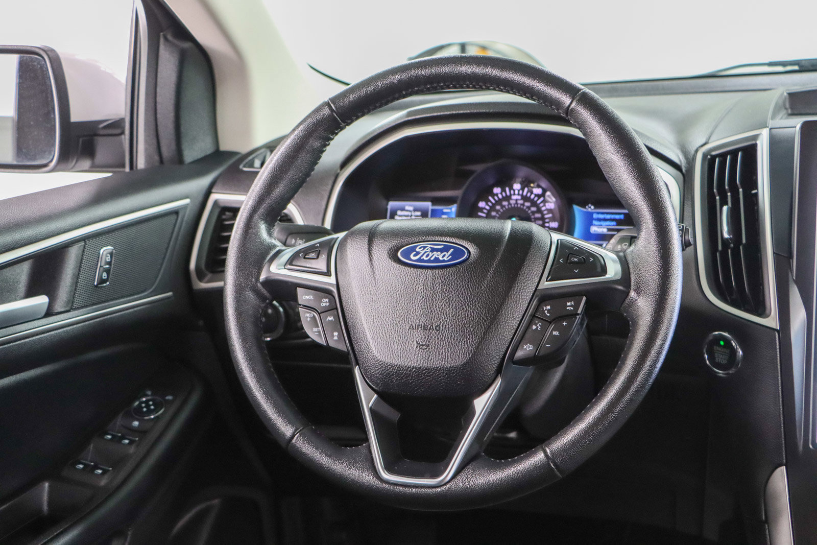 Used 2021 Ford Edge SEL image 12