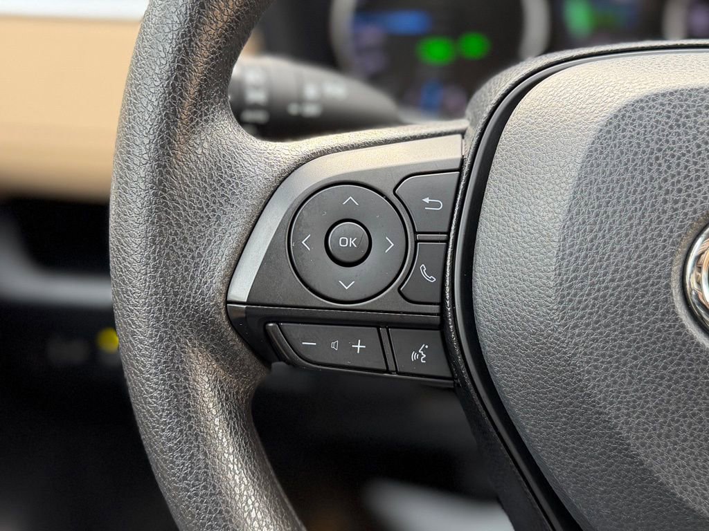 Used 2021 Toyota RAV4 XLE image 12