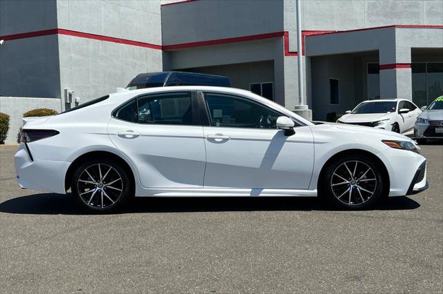 Certified 2022 Toyota Camry SE FWD image 6