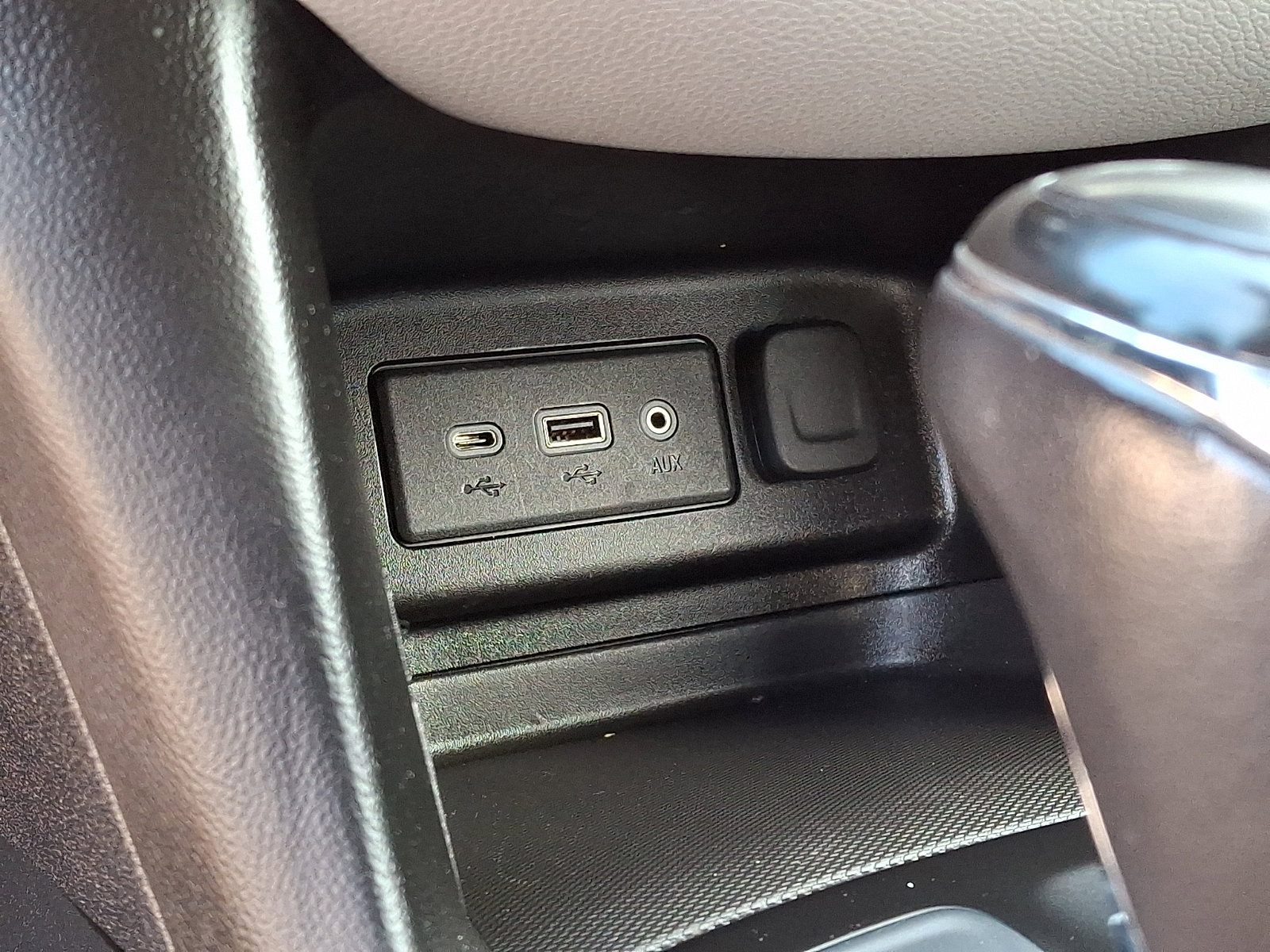 Used 2019 Chevrolet Equinox LT AWD/4WD image 17