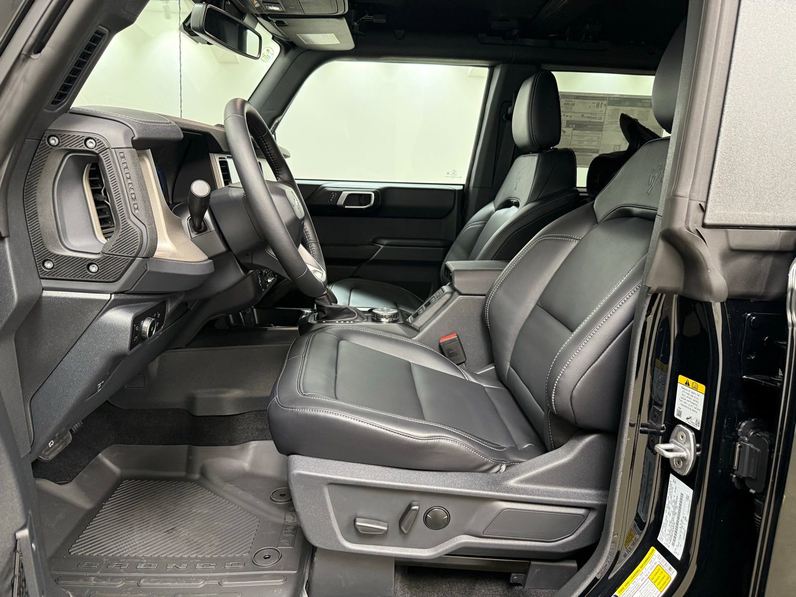 New 2025 Ford Bronco Outer Banks w/ Sasquatch Package image 13