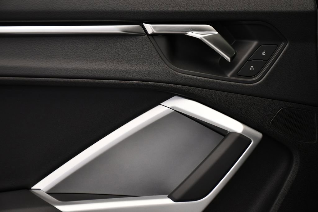 Used 2025 Audi Q3 2.0T Premium w/ Convenience Package image 42