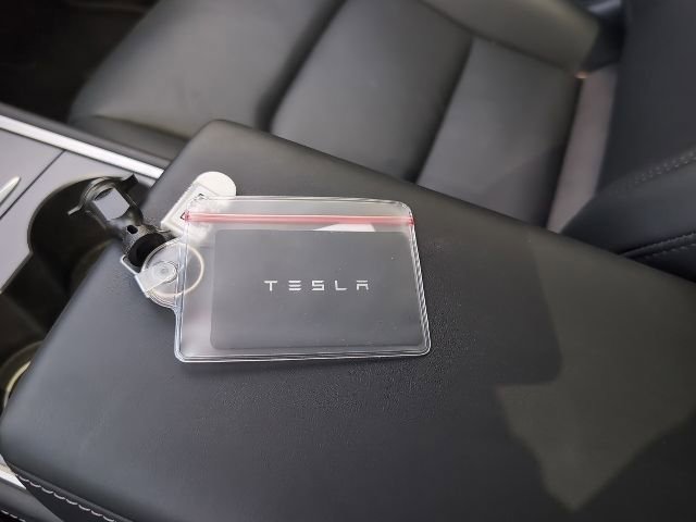 Used 2023 Tesla Model Y Long Range AWD/4WD image 28