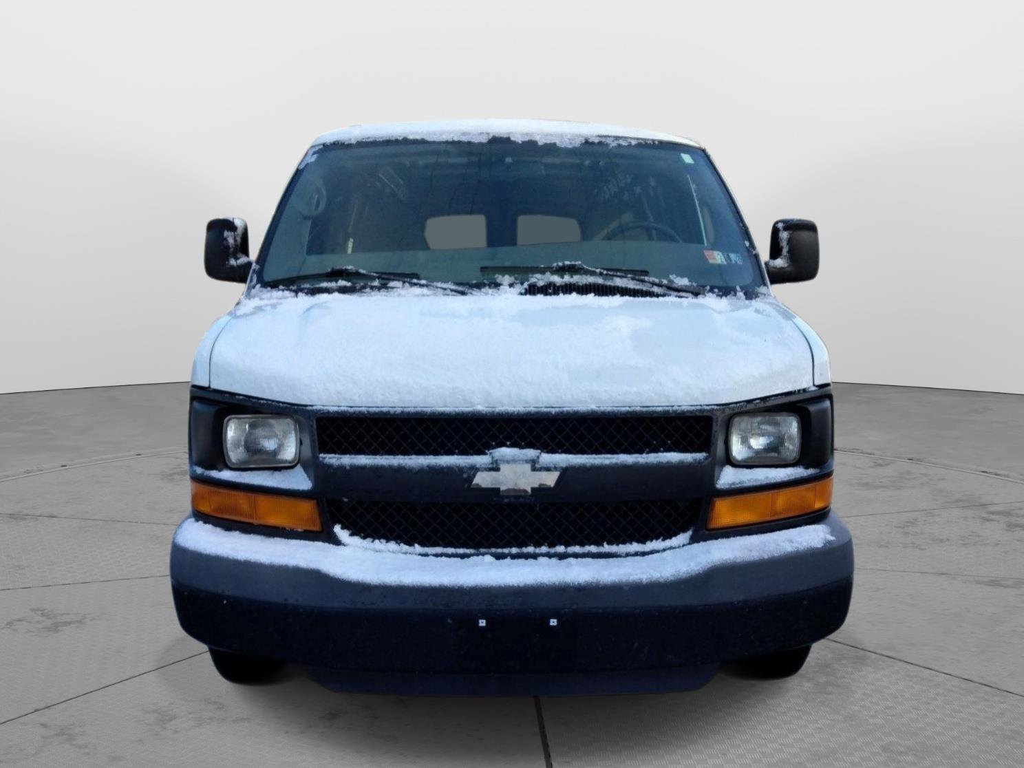 Used 2009 Chevrolet Express 1500 Work Van image 2
