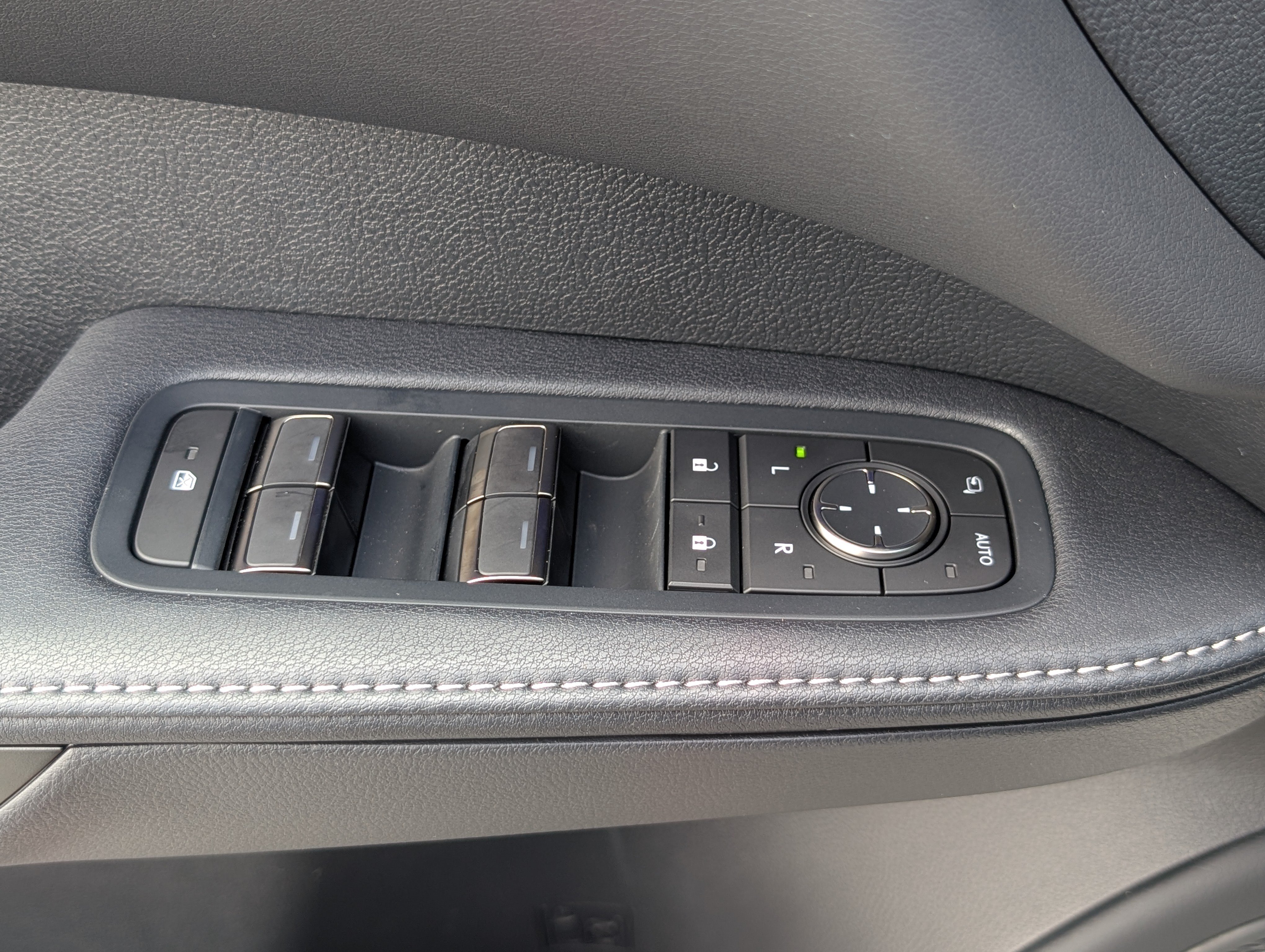 New 2026 Lexus RX 350 AWD/4WD image 17