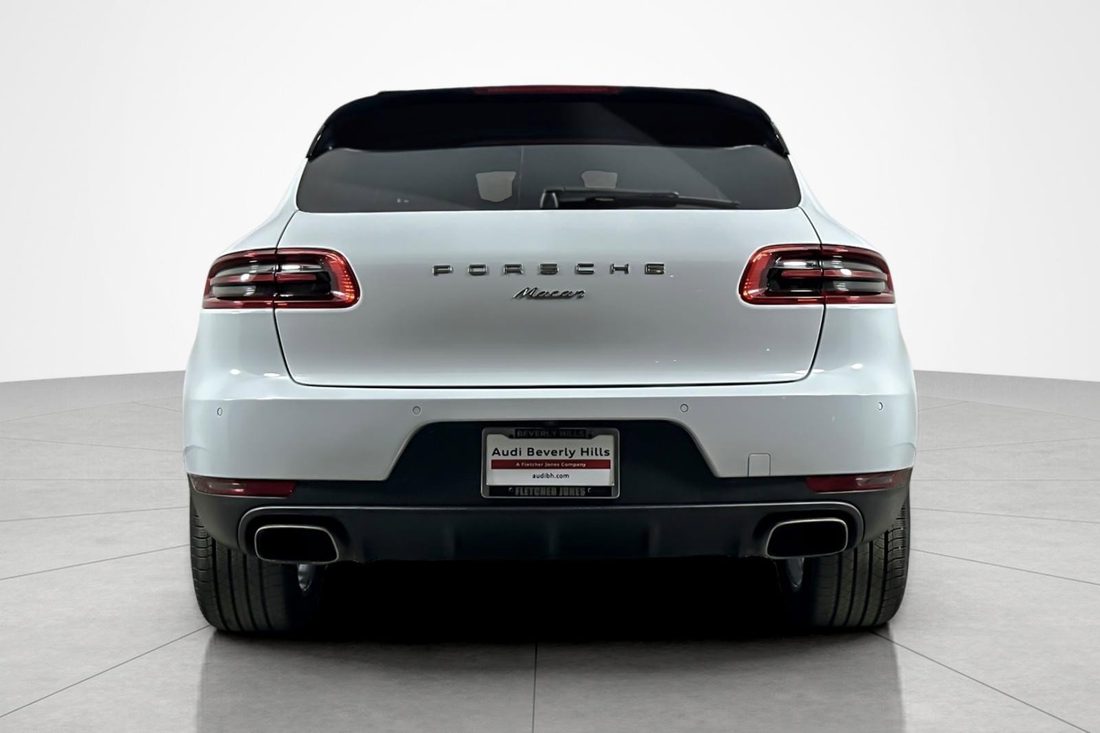 Used 2018 Porsche Macan AWD/4WD image 4