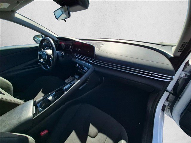 Used 2025 Hyundai Elantra SEL FWD image 20