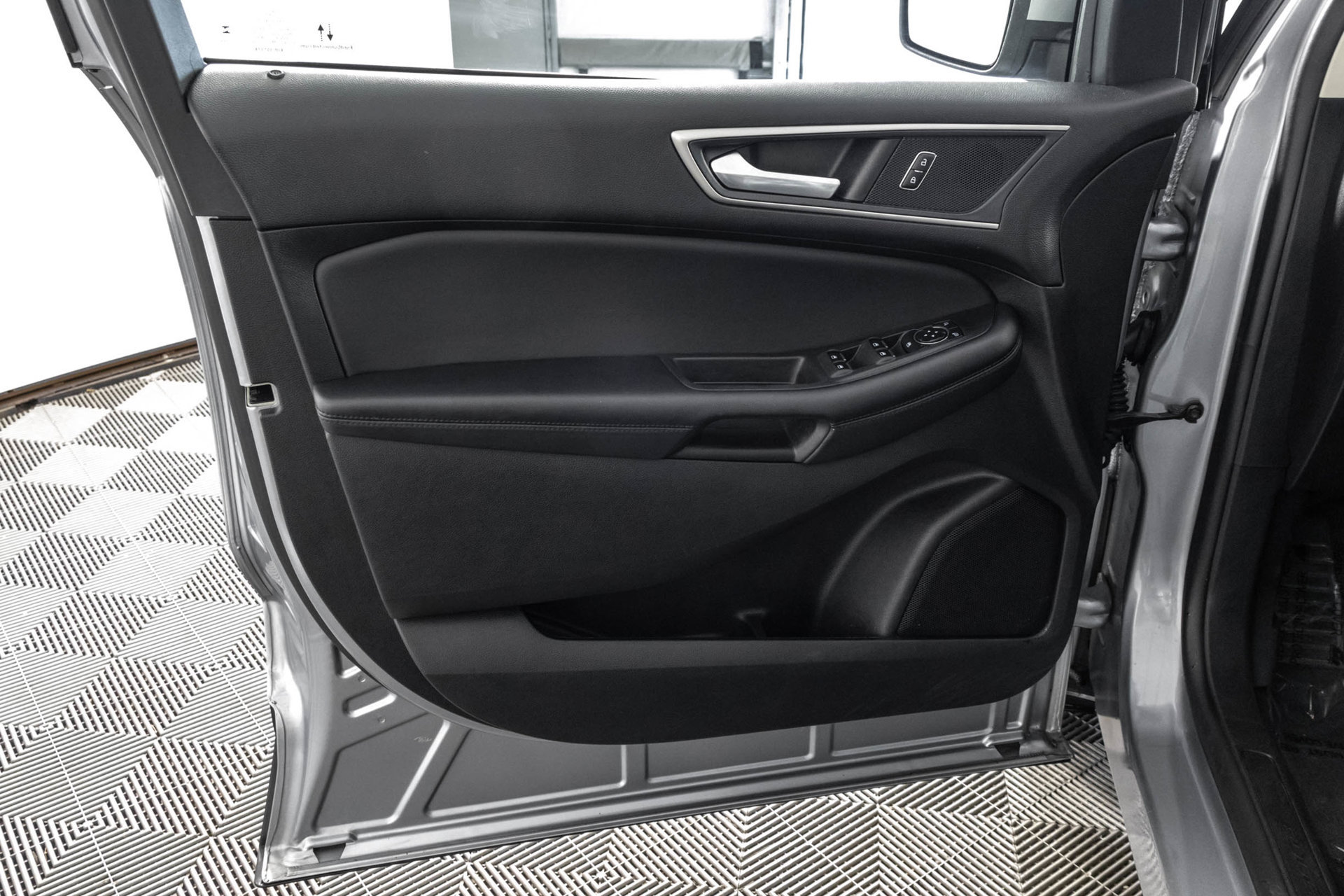 Used 2024 Ford Edge SEL AWD/4WD image 33