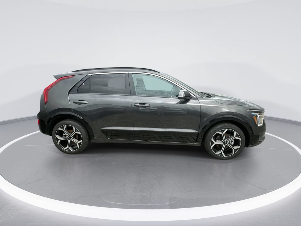 Used 2025 Kia Niro EX Touring FWD image 8