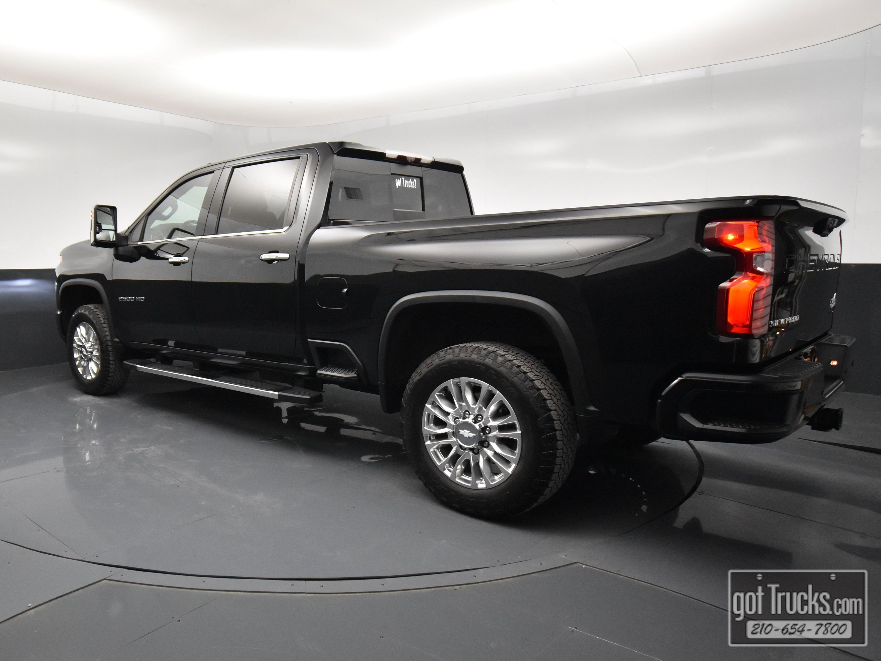 Used 2020 Chevrolet Silverado 2500 High Country w/ Z71 Off-Road Package image 5