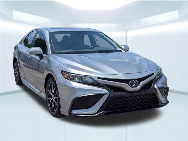 Used 2023 Toyota Camry SE w/ Convenience Package FWD image 9