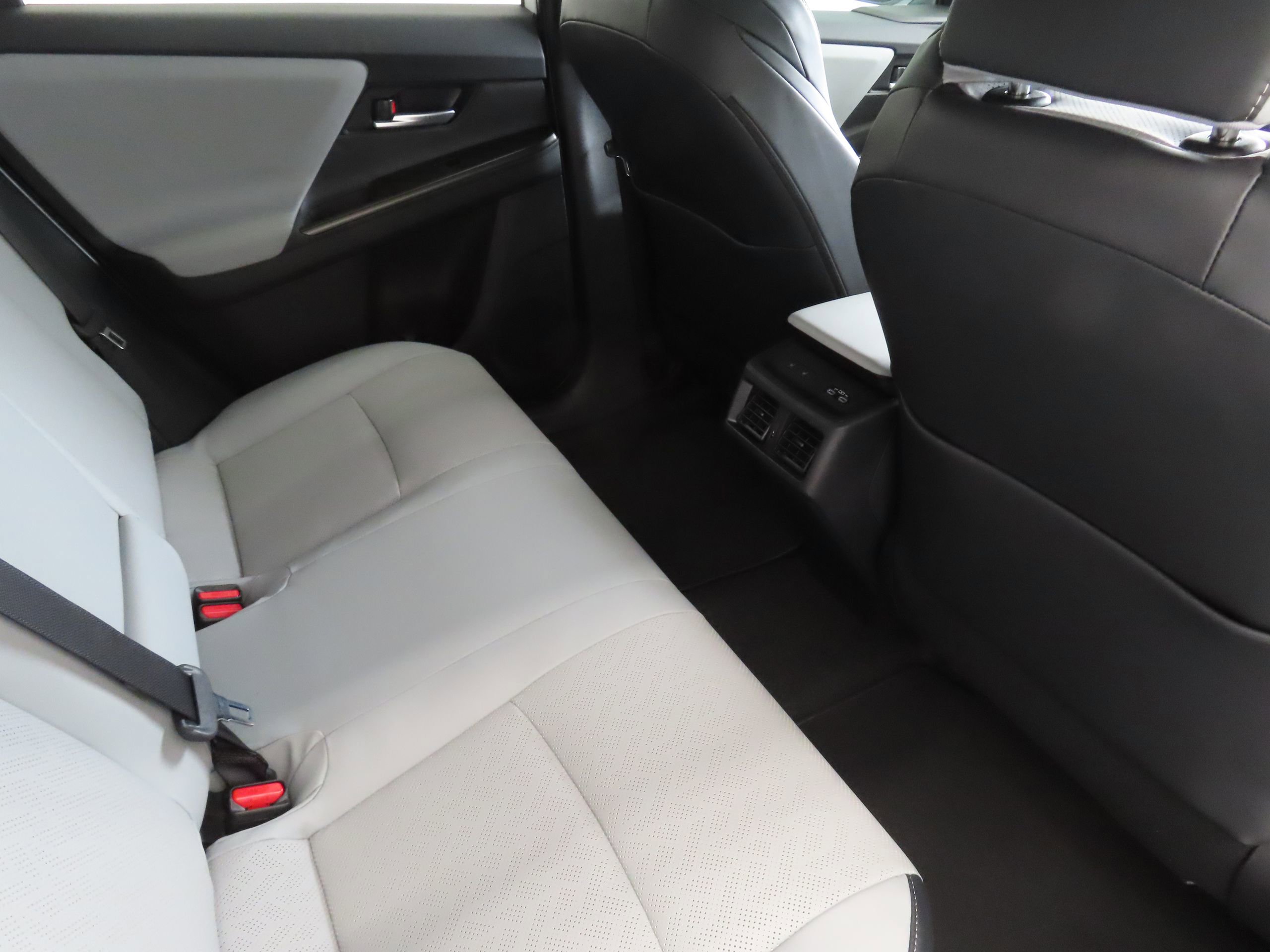 New 2026 Subaru Solterra image 24