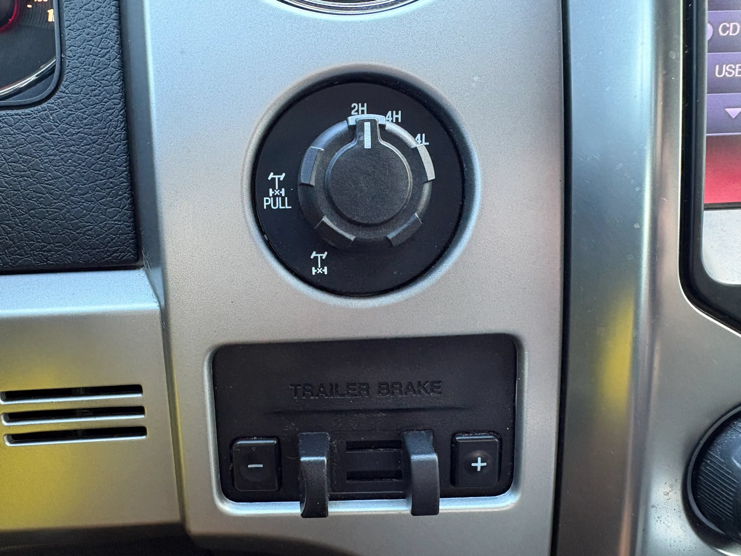 Used 2013 Ford F150 FX4 w/ Luxury Equipment Group AWD/4WD image 16