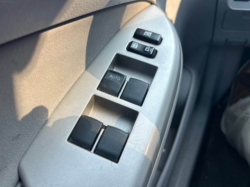 Used 2011 Toyota Corolla LE FWD image 21