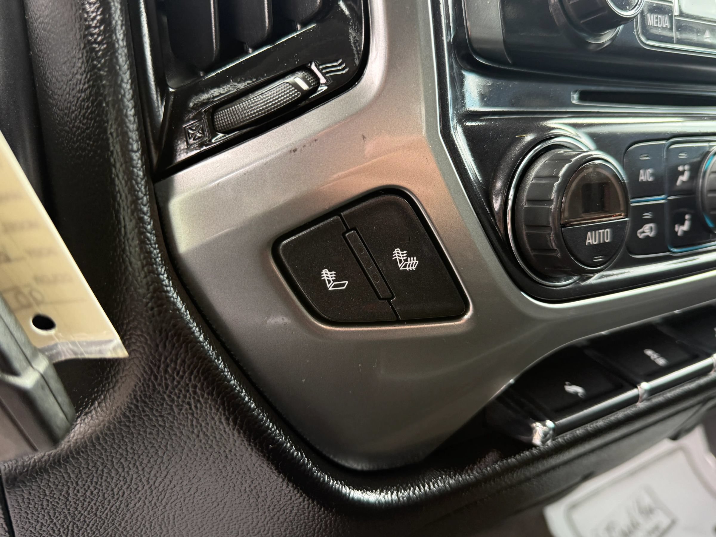 Used 2015 Chevrolet Silverado 1500 LT w/ All Star Edition AWD/4WD image 31